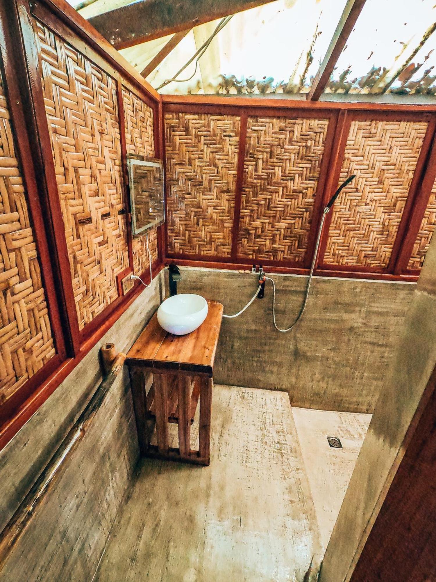 Shakabrah'S Beachfront Kubo General Luna  Exterior photo