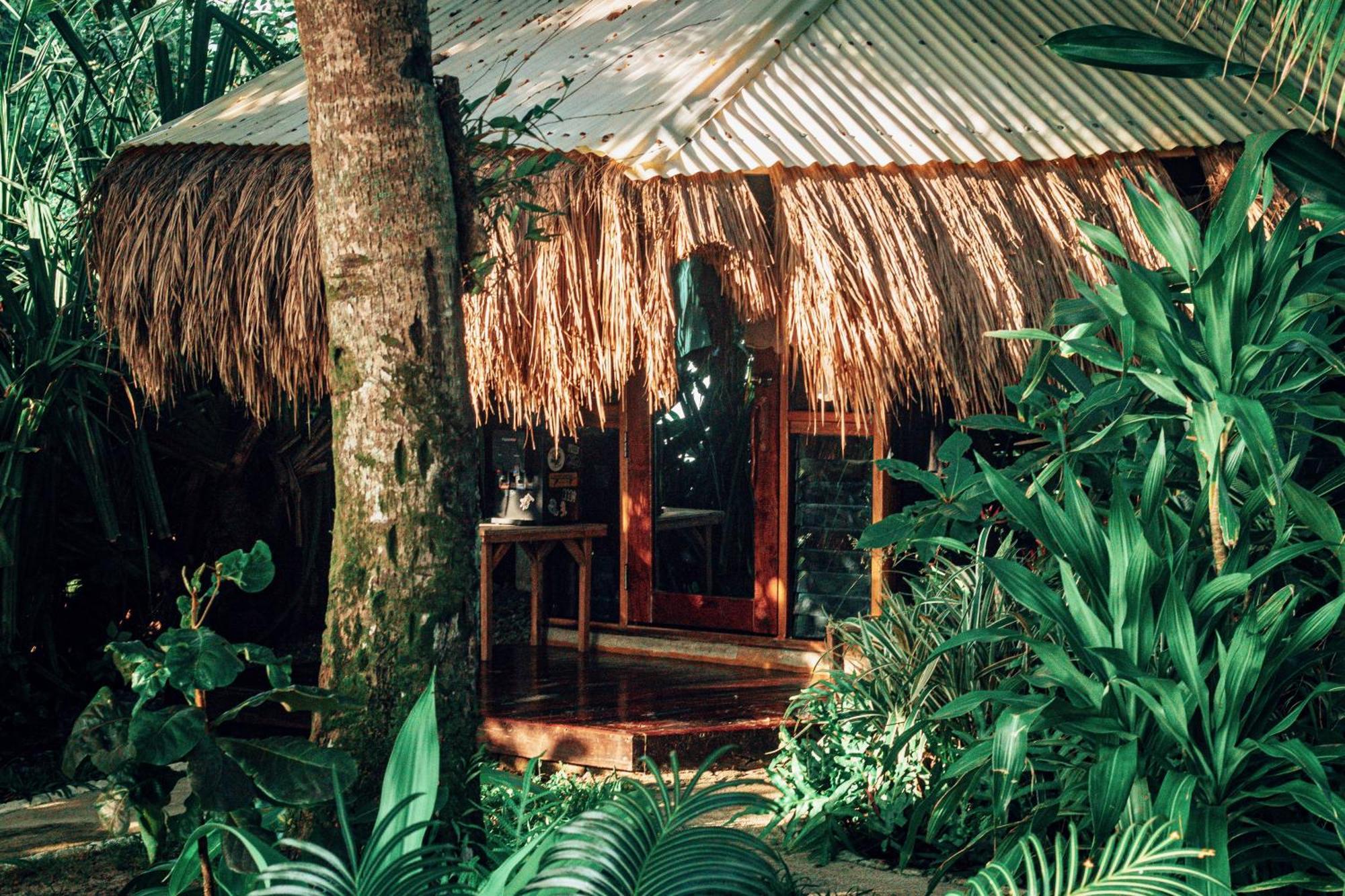 Shakabrah'S Beachfront Kubo General Luna  Exterior photo