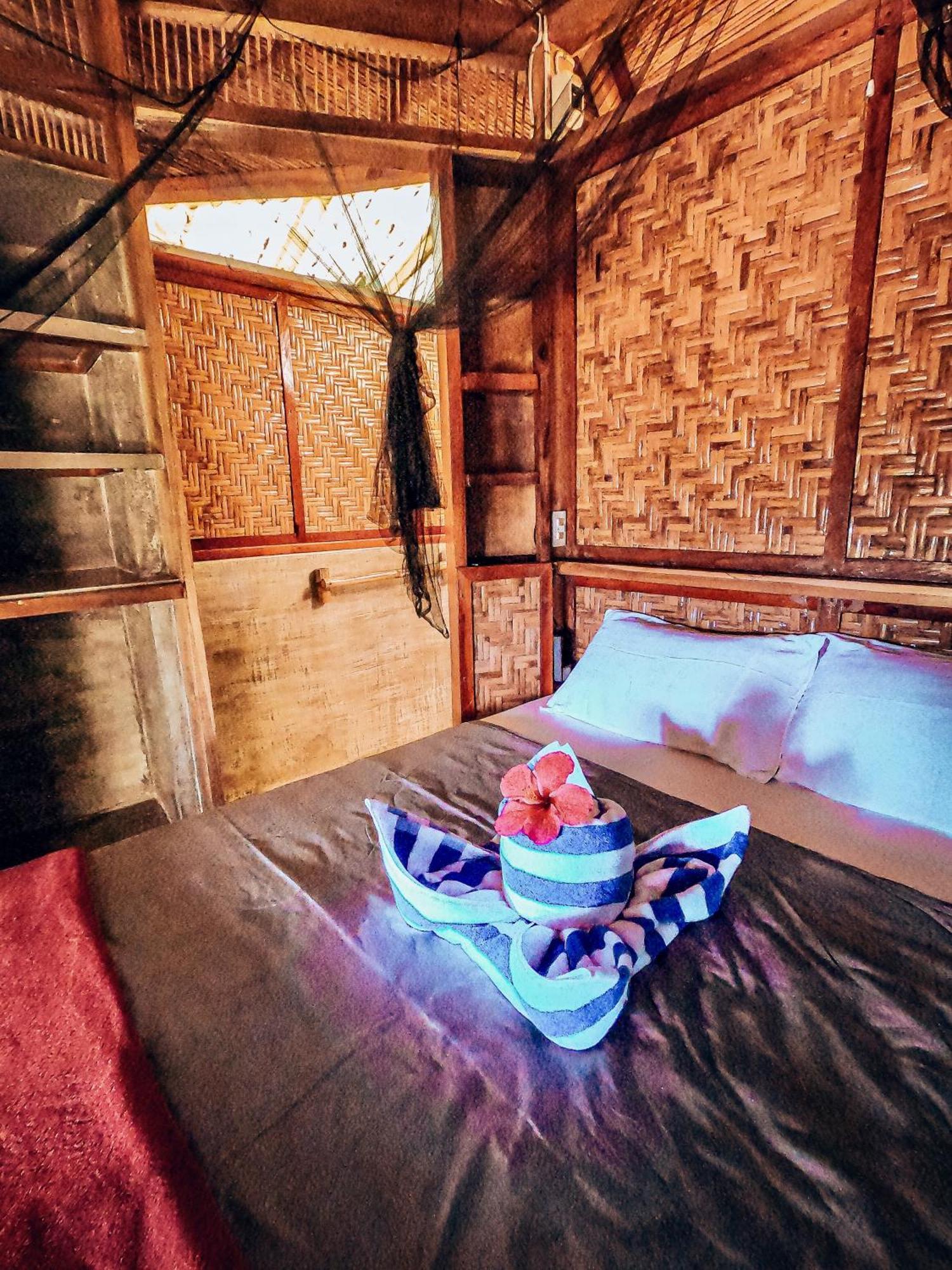 Shakabrah'S Beachfront Kubo General Luna  Exterior photo